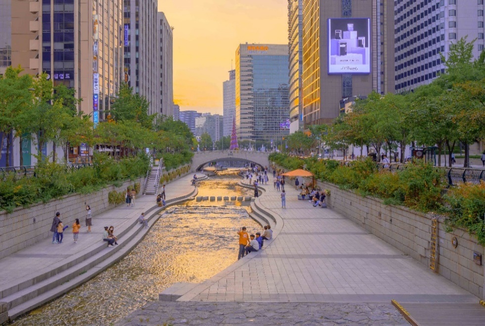 Gambar suasana kota di Korea Selatan. Sumber: Unsplash.